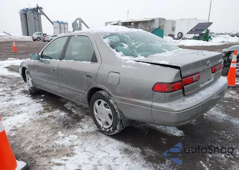 1997 Toyota Camry Le/Xle z USA, uszkodzony, nr VIN JT2BF22K7V0072699